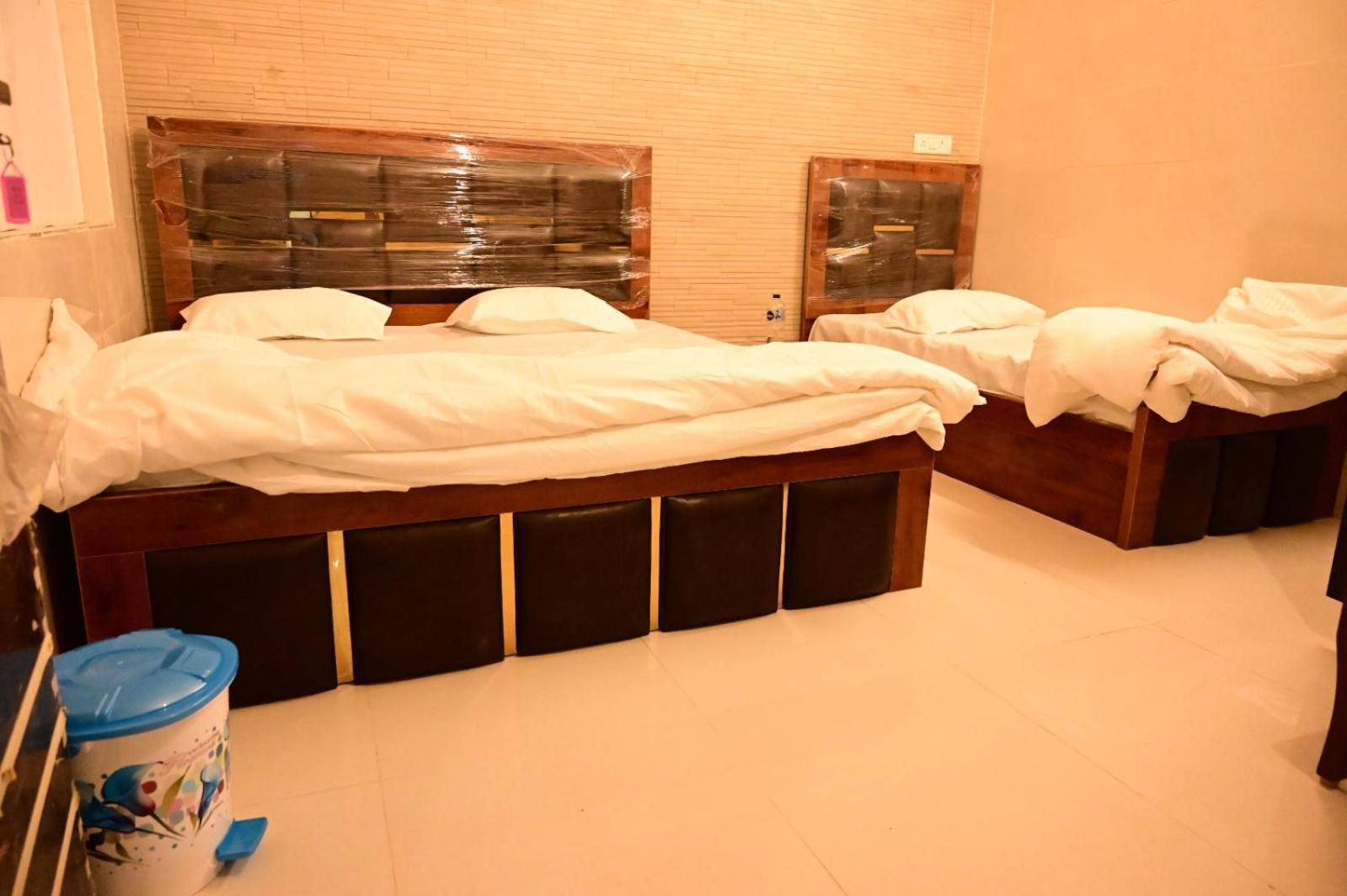 Hotel Sri Ram Lalla International Ayodhya Zewnętrze zdjęcie
